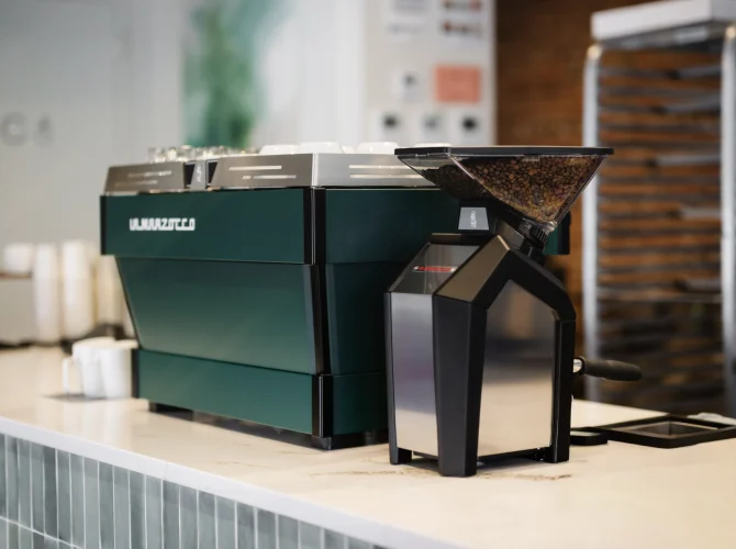 Jay grinder hero image on bench